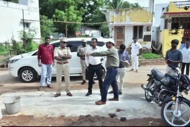 கடையநல்லூர்: தென்காசி மாவட்டத்தில் முதல்வர் வருகை காரணமாக விழா மேடையில் ஆட்சியர் எஸ் பி ஆகியோர் ஆய்வு