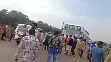 रायपुर मार्ग पर छत्तीसगढ़ ड्राइवर महासंघ ने 11 सूत्रीय मांगों को लेकर किया प्रदर्शन