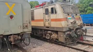 #इटावा में 12308 जोधपुर हावड़ा का इंजन फेल ,मालगाड़ी का इंजन लगाकर ट्रेन को रवाना किया गया
✍️इटावा जंक्शन