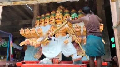 திருவண்ணாமலை: அருணாச்சலேஸ்வரர் கோவிலில் தீபத் திருவிழாவில் வலம் வரும் வாகனங்களுக்கு வண்ணம் பூசும் பணிகள் நடைபெற்று வருகிறது