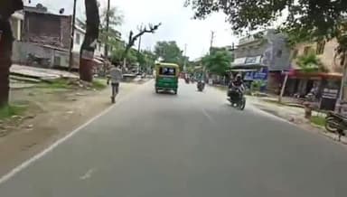 गोरखपुर: मैडम, क्या मैं घर छोड़ दूं? इनकार पर भड़का मनबढ़ युवक ने ऑटो से खींचकर महिला को पीटा, शाहपुर थाने में मुकदमा दर्ज