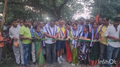 আলিপুরদুয়ার ১: আদিবাসী উন্নয়ন দপ্তর থেকে পাটকাপাড়ায় প্রায় ৫০ লক্ষ টাকায় তৈরি হবে নতুন ১৬০০ মিটার রাস্তা,ফিতে কেটে কাজের সূচনা