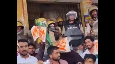 കാസര്ഗോഡ്: പി എം ശ്രീ പദവിയിൽ പ്രതിഷേധിച്ച് കാസർഗോഡ്  ഡി ഇ ഒ ഓഫീസ് മാർച്ച് നടത്തിയ എംഎസ്എഫ് പ്രവർത്തകരെ പോലീസ് അറസ്റ്റ് ചെയ്തു