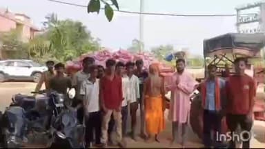 मंझिआंव: मझिआंव में छठ पर्व पर समाजसेवी मारुति नंदन सोनी ने की पूजा सामग्री का वितरण