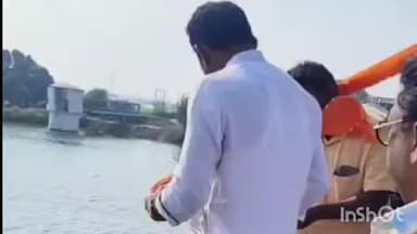 કુકરમુંડા: કુકરમુંડા ખાતે તાપી નદીના બ્રિજ પર તાપી મૈયા ની પૂજા કરી મંત્રીએ પ્રવાસ શરૂ કર્યો.