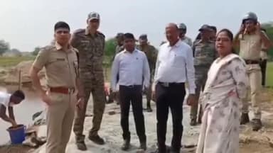 सरायकेला: लोक आस्था के महापर्व छठ की तैयारियों को लेकर पुलिस अधीक्षक ने सरायकेला नगर पंचायत का दौरा किया