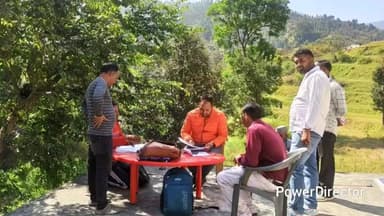 रामगढ़: रामगढ़ ब्लॉक के देवद्वार में चौपाल कार्यक्रम का आयोजन, क्षेत्रवासियों की विरासती जमीन पटवारी ने दर्ज कराई