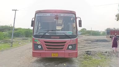 લખતર: લખતર વિરમગામ હાઇવે ઉપર કાર અને બસ સામ સામે આવી જતા ઇકો કારનો સર્જાયો અકસ્માત