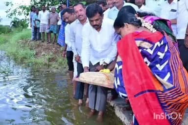 ತರೀಕೆರೆ: ಲಿಂಗದಹಳ್ಳಿಯ ಕೆರೆಗಳಿಗೆ ಬಾಗಿನ ಅರ್ಪಿಸಿದ ಶಾಸಕ ಶ್ರೀನಿವಾಸ್.!