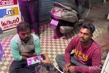 କଟକ ପୌରାଞ୍ଚଳ: ଚପଲ କିଣିବା ବାହାନାରେ ଦୋକାନବାକ୍ସରୁ ୭ହଜାର ଟଙ୍କା ଚୋରି କରି ନେଇଯାଉଥିବା ଦୁଇଜଣଙ୍କୁ ଶନିବାର ବାରଂଗ ପୋଲିସ ଜୀମା ଦେଲେ ଲୋକେ