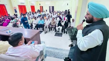 बिलासपुर: भाजपा कार्यालय में आयोजित कार्यक्रम में बिलासपुर के विधायक व राज्यमंत्री बलदेव सिंह ओलख शामिल हुए
