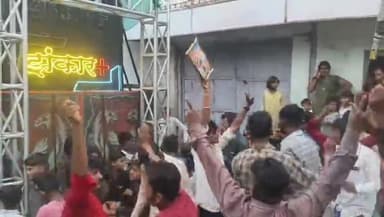 ठीकरी: दंगल में मंडवाड़ा का "बारूद" रहा दूसरे नंबर पर गांव में अनोखे अंदाज में निकाला गया डीजे पर जुलूस, जमकर थिरके युवा