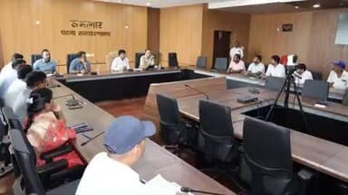 जिलाधिकारी, पटना द्वारा सभी सेक्टर पदाधिकारियों एवं विभिन्न विभागों के अधिकारियों के साथ छठ महापर्व, 2025 की तैयारियों की समीक्षा की गई तथा पूर्णतः दुर्घटना-रहित एवं छठव्रतियों तथा श्रद्धालुओं के लिए सभी प्रशासनिक सुविधा व्यवस्था का निदेश