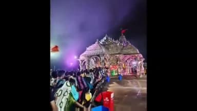 હાલોલ: યાત્રાધામ પાવાગઢ મા વહેલી સવાર થી વરસાદી વાતાવરણ વચ્ચે ભક્તોએ માતાજીના દર્શન  કરી આહલાદક નજારો માણ્યો