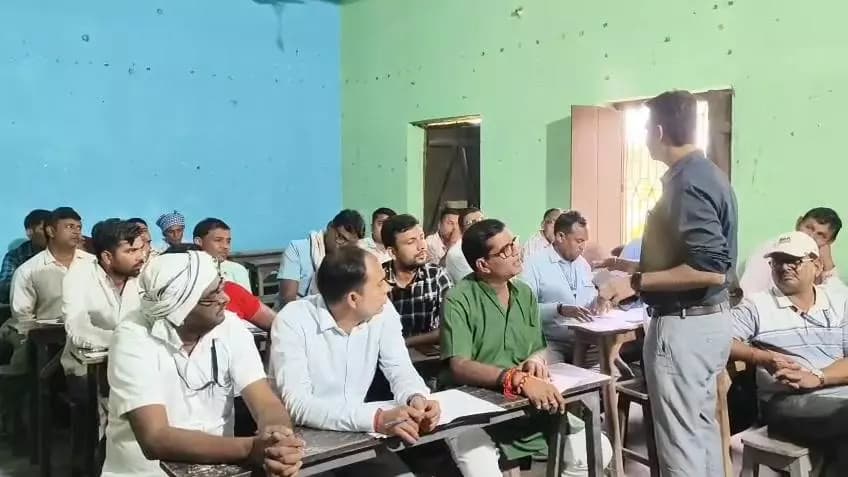 मतदान कर्मियों का द्वितीय प्रशिक्षण एम एम उर्दू,गोपालगंज में हुआ समापन
#चलो_करें_मतदान
#लोकतंत्र_का_पर्व_मनाना_है_6_नवं...