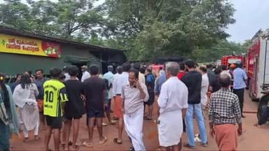ഹൊസ്ദുർഗ്: ചിത്താരി ചേറ്റുകുണ്ടിൽ ഗ്യാസ് സിലിണ്ടറിൽ നിന്ന് തീ പടർന്ന് തട്ടുകടയ്ക്ക് തീ പിടിച്ചു