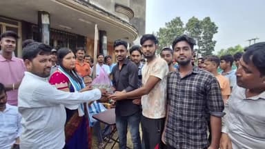 লাভপুর: লাভপুর ব্লক স্তরে তৃণমূলের নব নির্বাচিত ও পুনরায় নির্বাচিত সভাপতি দের বিশেষ সম্মাননা