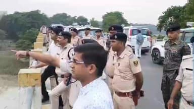 पिपराही: डीएम-एसपी ने पिपराही और डुब्बा घाट पर पहुंचकर विधि व्यवस्था का लिया जायजा, अधिकारियों को किया अलर्ट