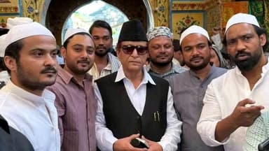 रामपुर: समाजवादी पार्टी के नेता आज़म खान ने अजमेर स्थित हज़रत ख्वाजा मोईनुद्दीन चिश्ती की दरगाह पर हाज़िरी लगाई
