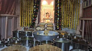 જંબુસર: ભાણખેતર ગામે લાભ પાંચમે મહા અન્નકૂટ તથા મેળાનું ભવ્ય આયોજન
 મોટી સંખ્યામાં વૈષ્ણવોએ દર્શન કરી ધન્યતા અનુભવી;