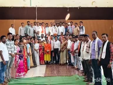 बस्तर: बस्तर जिला सरपंच संघ की बैठक टाउनहॉल में संपन्न, ग्राम स्तर पर अधूरे निर्माण कार्य और जल जीवन मिशन पर चर्चा