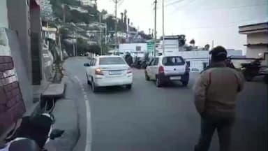 पौड़ी: कोतवाली पौडी पुलिस ने रैश ड्राइविंग और ड्रिंक एंड ड्राइव के मामले में 4 वाहनों को किया सीज