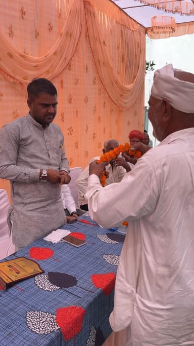 आज हर्ष-भोया ग्राम (सीकर) में आयोजित सामाजिक स्नेह मिलन समारोह में जनसेवक किशोर दुल्हेपुरा शामिल हुए…मान सम्मान के लिए शुक्रिया❤️