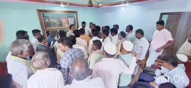 ಶಿಗ್ಗಾಂವ: ಪಟ್ಟಣದಲ್ಲಿ ವಿವಿಧ ಗ್ರಾಮೀಣ ಪ್ರದೇಶಗಳಿಂದ ಆಗಮಿಸಿದ್ದ ಸಾರ್ವಜನಿಕರ ಅಹವಾಲು ಸ್ವೀಕರಿಸಿದ ಶಾಸಕ ಪಠಾಣ್