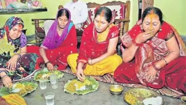 खलारी: खरना के साथ छठ व्रतियों का निर्जला उपवास शुरू