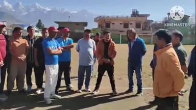 मुनस्यारी: मुनस्यारी में सप्तम सिद्धार्थ टोलिया मेमोरियल क्रिकेट टूर्नामेंट का उद्घाटन समारोह आयोजित किया गया