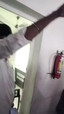 கெங்கவல்லி: தம்மம்பட்டி பேரூராட்சி அலுவலகத்தில் அதிகாரிகளுக்கும்உள்ளாட்சி பிரதிநிதிகளுக்கும் கடும் வாக்குவாதம் வீடியோ வைரல்