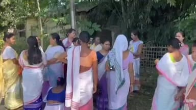 টেঙাখাত: টেঙাখাতত বিবাহিত মহিলাক অশ্লীল ইংগিত অইলৰ কৰ্মচাৰী শৰৎ কোঁৱৰ, শৰতৰ বিৰুদ্ধে টেঙাখাতত এজাহাৰৰ ভুক্তভুগী মহিলাৰ