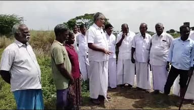 திருவையாறு: மழைநீரில் மூழ்கி அழுகிய நெற்பயிரை அழித்த பெண் விவசாயிக்கு அதிமுக சார்பில் நிதி உதவி