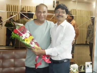 શહેરા: રાજ્યસભાના સાંસદ ડૉ.જશવંતસિંહ પરમારે વિધાનસભાના ઉપાધ્યક્ષ જેઠાભાઈ ભરવાડ સાથે શુભેચ્છા મુલાકાત કરી હતી