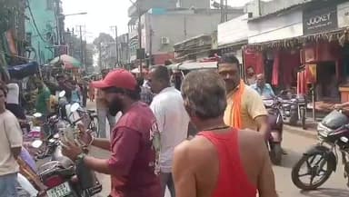 অন্ডাল: ছট পুজো উপলক্ষে অন্ডালে মাছ মাংসের দোকান বন্ধ রাখার নির্দেশ অন্ডালের বিজেপির তরফে