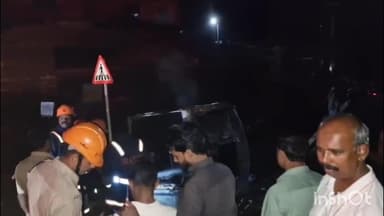 കോഴിക്കോട്: മുക്കത്ത് ഓട്ടത്തിനിടെ ഇലക്ട്രിക് ഓട്ടോറിക്ഷ കത്തിനശിച്ചു