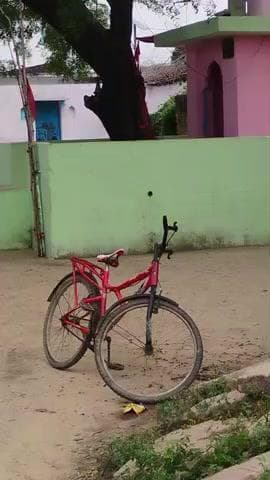 anganbadi And  Mandir ke pass kuaa ka hadsa paresan h gaw k log open pada h ..koi bhi iski chapet me aa skta. jakhaura