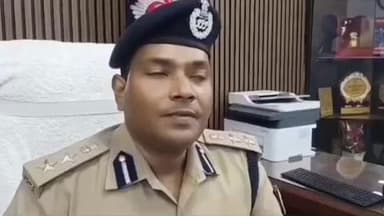 छपरा: जिले के विभिन्न चेकपोस्ट पर भारी मात्रा में ज्वेलरी, मोबाइल और हथियार बरामद, वरीय एसपी ने दी जानकारी