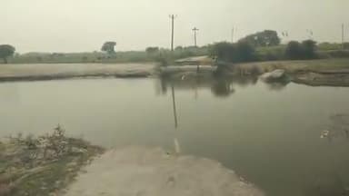 अमृतपुर: माखन नगला जाने वाला रोड बाढ़ के पानी से तीन महापूर्व कांटा, पीडब्ल्यूडी के उच्च अधिकारियों की नींद अभी तक नहीं खुली