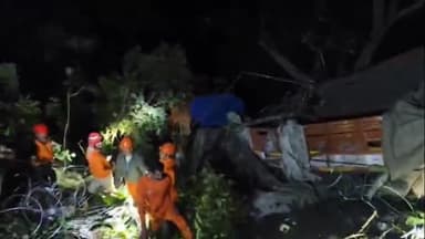 മാനന്തവാടി: ബോയ്സ് ടൗൺ പാൽ ചുരത്തിൽ ലോറി കൊക്കയിലേക്ക് മറിഞ്ഞ് ഒരാൾ മരിച്ചു