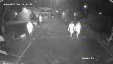 ஆவுடையார் கோவில்: கூடலூர் பேருந்து நிறுத்தத்தில் தனியார் பேருந்து ஓட்டுநரை தாக்கிய போதை கும்பலை கைது செய்த போலீசார் CCTV காட்சிகள் இணையத்தில் வைரல்