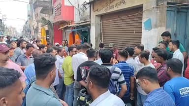 অন্ডাল: অ বাঙ্গালীদের সবথেকে বড় উৎসব ছট মাইয়ার পুজো কে ঘিরে উত্তাল অন্ডাল বাজার, মাছ মাংসের দোকান খোলা রইল অন্ডাল বাজারে