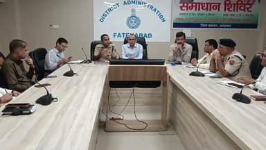 जिला स्तरीय सडक़ सुरक्षा समिति की बैठक में डीसी डॉ विवेक भारती ने जागरूकता अभियान चलाने के दिए निर्देश