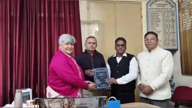 धौंतरी: के न्यू गांव के जितेंद्र कुमार डौंडियाल ने अपनी कड़ी मेहनत और समर्पण के साथ पीएचडी की उपाधि प्राप्त की