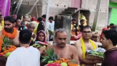 सहार: गुलजारपुर सूर्य मंदिर घाट पर छठव्रतियों ने अस्ताचलगामी सूर्य को अर्घ्य दिया, यह मंदिर प्राचीन और प्रसिद्ध है