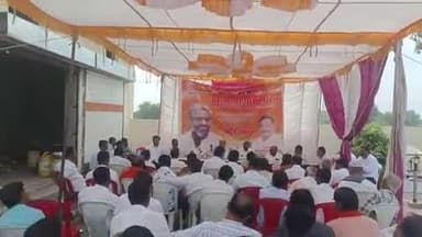 मुर्तीजापूर: सिरसो येथील आमदार हरीष पिंपळे यांच्या शेतात राज्य कृषी मूल्य आयोगाचे अध्यक्ष पाशा पटेल यांचे प्रेरणादायी मार्गदर्शन