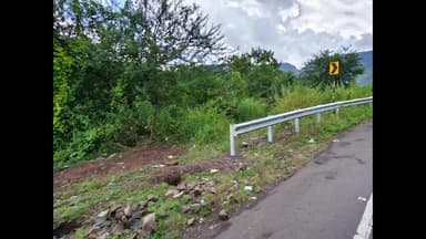 कळवण: पब्लिक ॲपच्या बातमीचा प्रभाव नांदुरी कळवण रस्त्यावरील आठांबे घाटात दिशादर्शक फलक लावण्यास सुरुवात