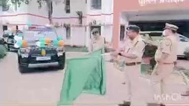 बलरामपुर: जिले की पुलिस को मिली 6 नई स्कॉर्पियो, पुलिस अधीक्षक विकास कुमार ने हरी झंडी दिखाकर थानों पर किया रवाना