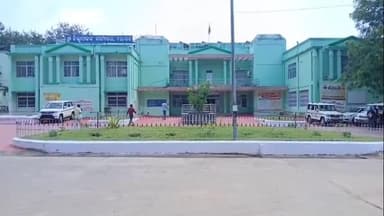 ନୟାଗଡ: ଜିଲ୍ଲାରେ ସମ୍ଭାବ୍ୟ ବାତ୍ୟା କୁ ନେଇ ୨୮ ଏବଂ ୨୯ ତାରିଖ ପାଇଁ ସ୍କୁଲ୍ ଏବଂ ଅଙ୍ଗନୱାଡ଼ି ବନ୍ଦ ରହିବା ନେଇ ସୂଚନା