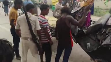 कोढ़ा: कोलासी दिघरी के बीच गेड़ाबाड़ी-कटिहार मार्ग पर कार और ऑटो की टक्कर, एक की मौत, पांच घायल